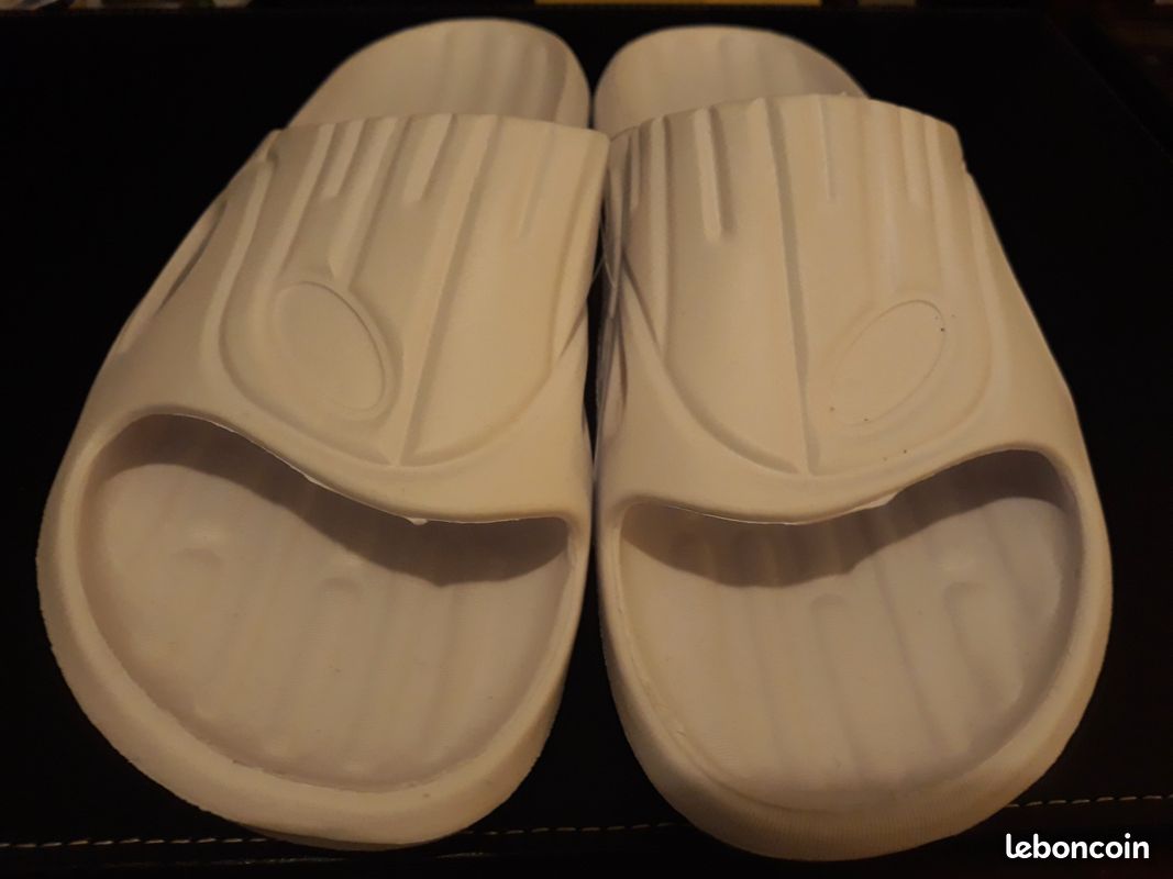 Chaussures de piscine et plage (image 1)