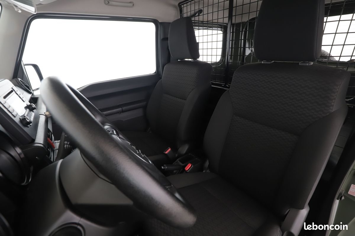 Suzuki Jimny 1.5 VVT Privilege 2PL 102 ch (image 5)