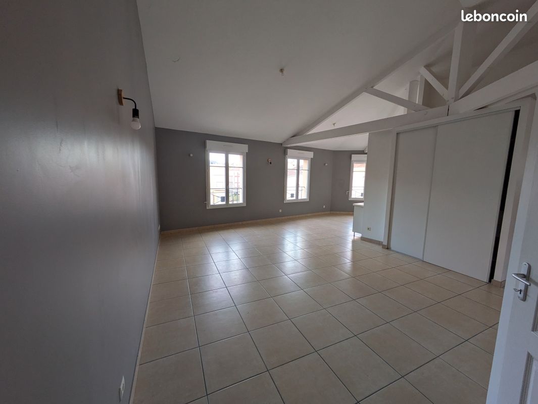 Appartement 3 pièces 75 m² · à Bourgoin-Jallieu · 75 m² · 820 €/mois