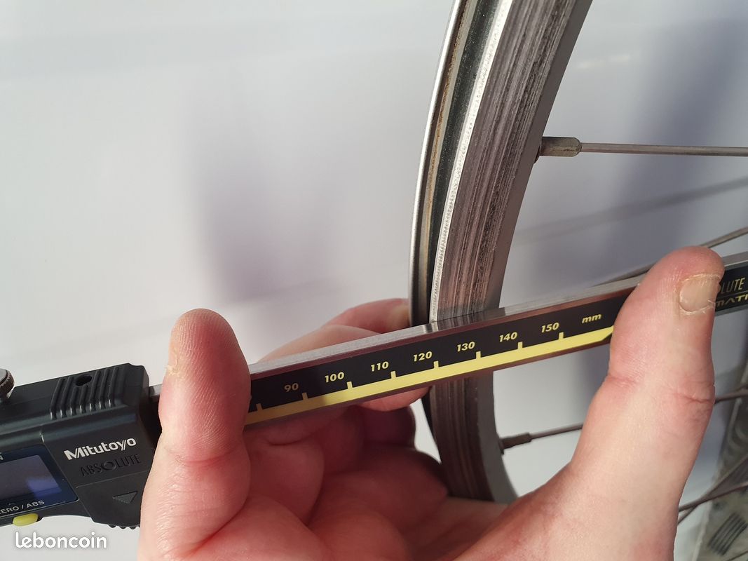 Retro Räder 26 MAVIC 221 UB Shimano Deore XT CS-M737 11/28t 8v 32 Unzen Felgen