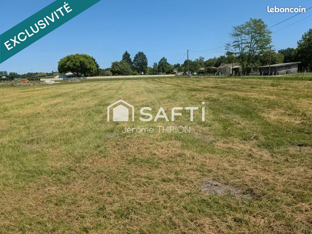 Terrain 3115 m² · à Saint-Savin · 3 115 m² · 62 000 €
