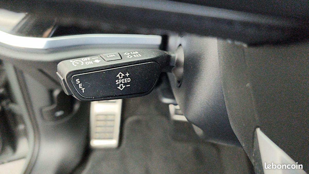 AUDI Q3 45 TFSIe 245 ch S tronic 6 S line + Hayon Elec + camera 360° + smartphone interface (image 15)