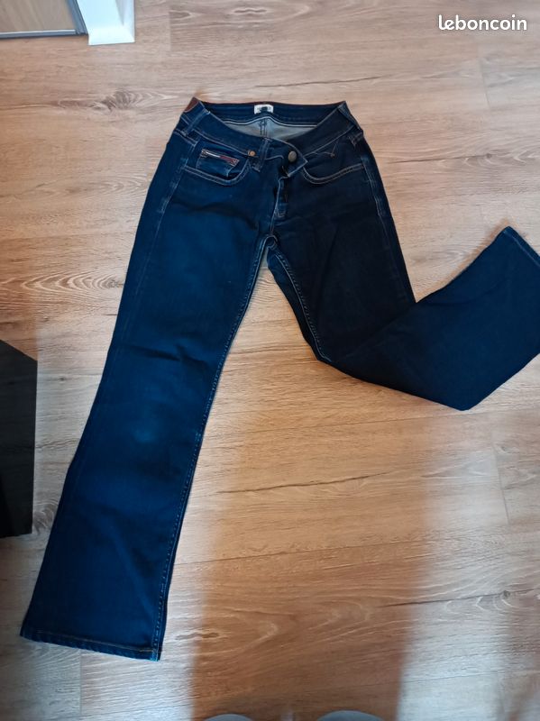 Jeans. Marque Tommy Hilfiger. Taille w29 l34 (image 1)
