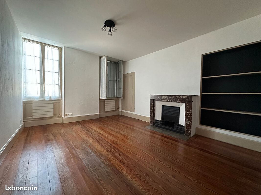 Appartement 2 pièces 52 m² · à Romans-sur-Isère · 52 m² · 522 €