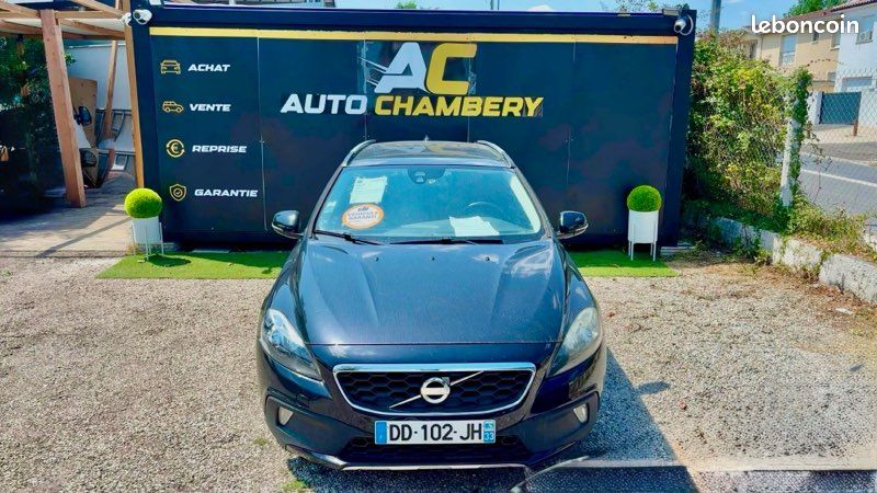 VOLVO V40 II Cross Country 1.6 TDi 115 cv ENTRETIEN JAGUAR DISTRIBUTION EMBRAYAGE OK (image 1)