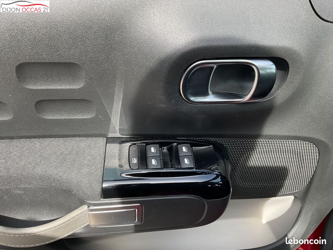 CITROEN C3 C3 BlueHDi 100 SS BVM6 Graphic (image 19)