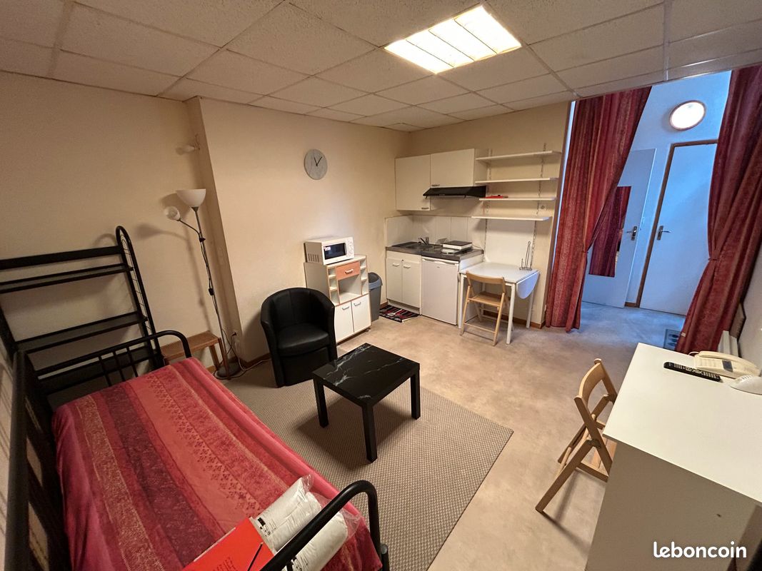 Appartement 1 pièce 24 m² · à Moulins · 24 m² · 350 €