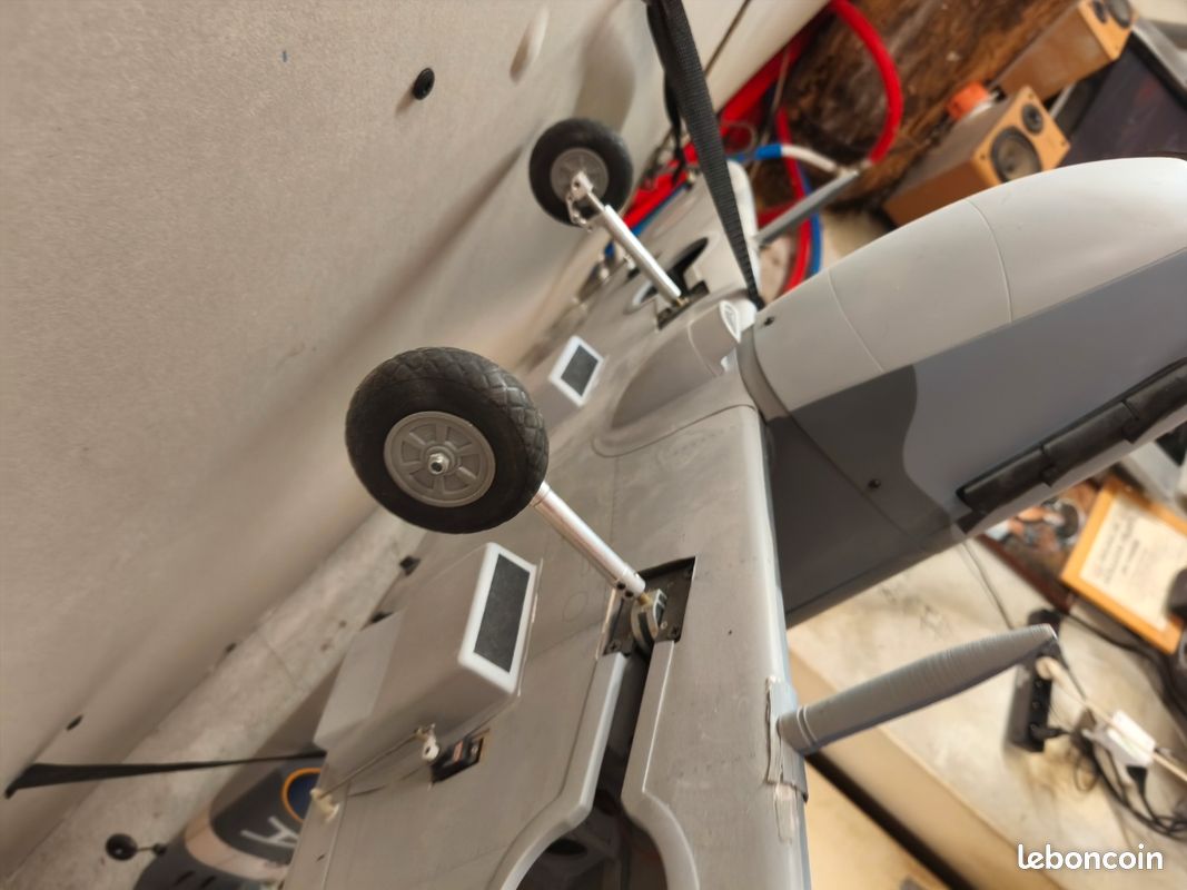 Avion Spitfire 1 m 50 électrique (image 2)