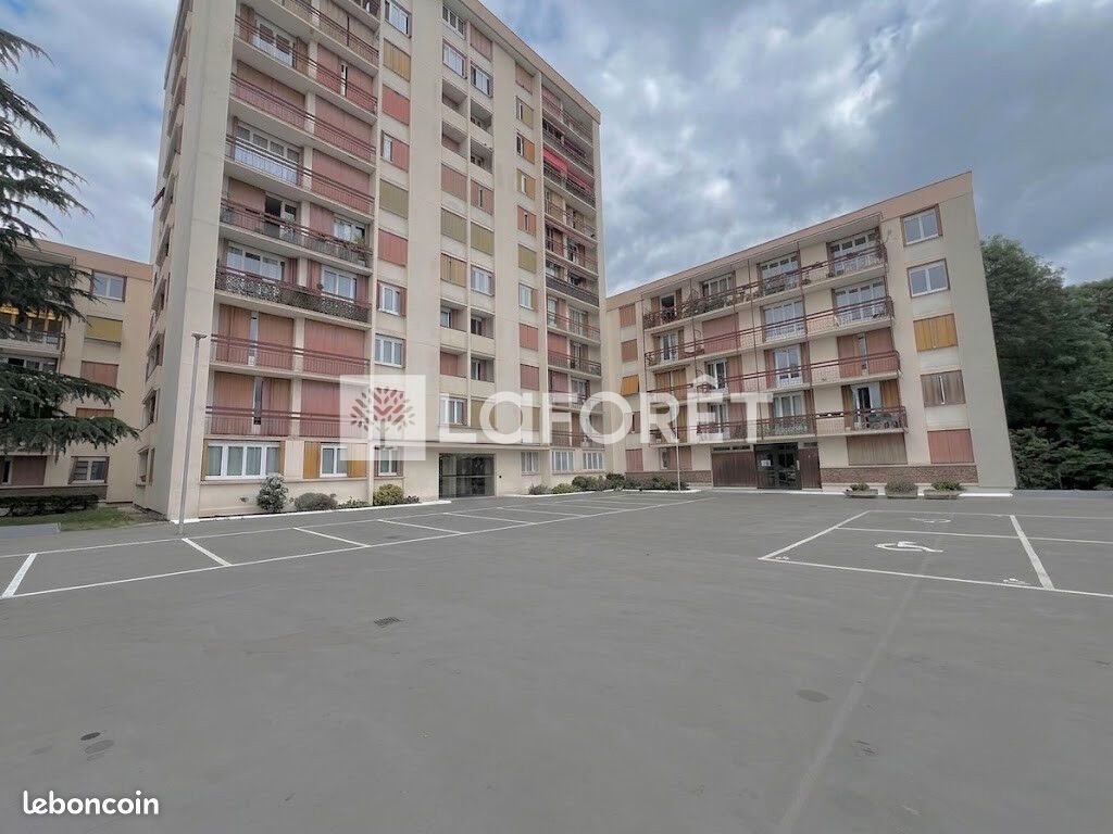 Appartement 4 pièces 89 m² · à Saint-Ouen-l'Aumône · 89 m² · 180 000 €