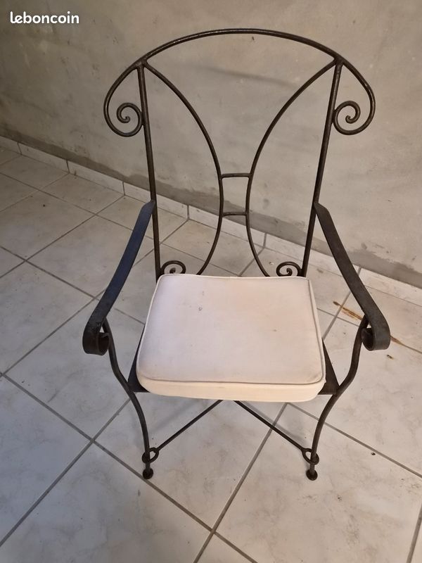 Lot de 4 chaises et 2 fauteuils en fer forgé (image 4)
