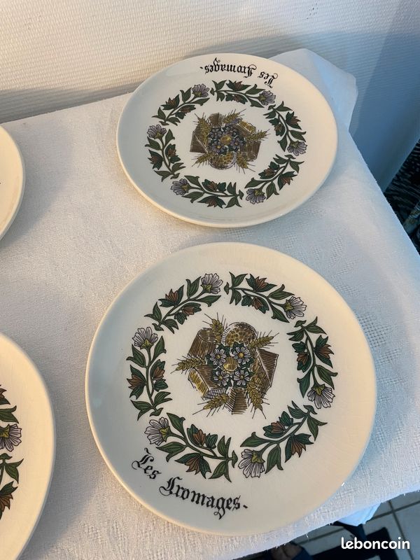 Service de 6 assiettes à fromages en faïence de Gien ancien (image 8)
