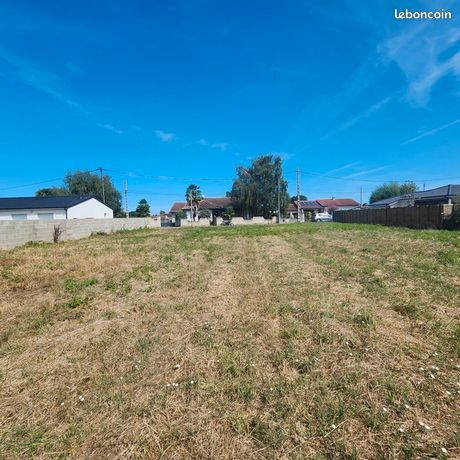 Terrain 975 m² Andrest