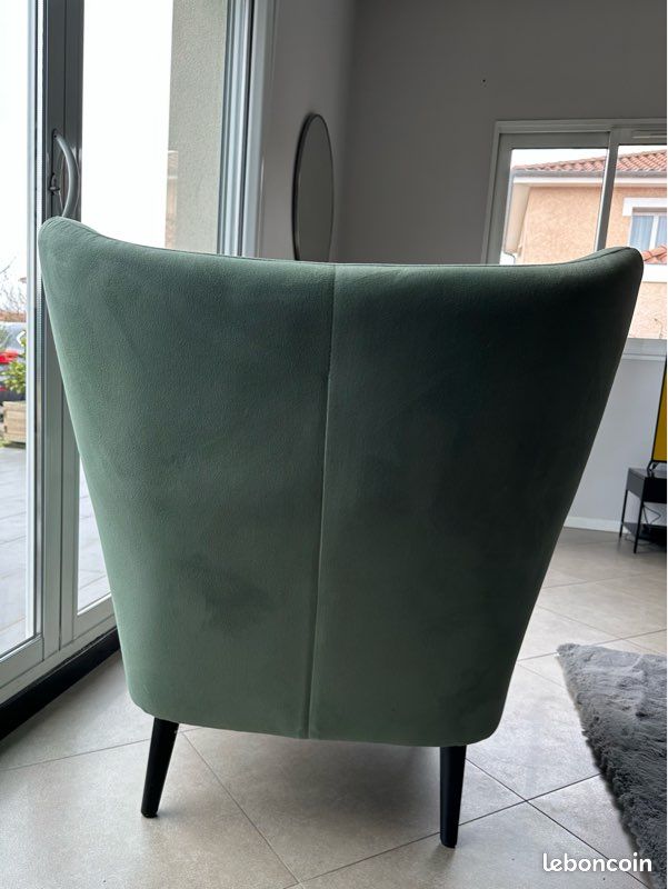 Fauteuil Made modèle « Bridget » velours vert orme (image 4)