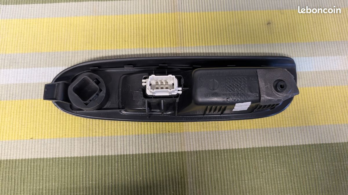 Interrupteur de vitre AVD Renault Clio 2 (image 2)