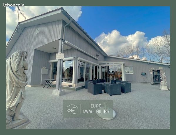 Maison 7 pièces 262 m²