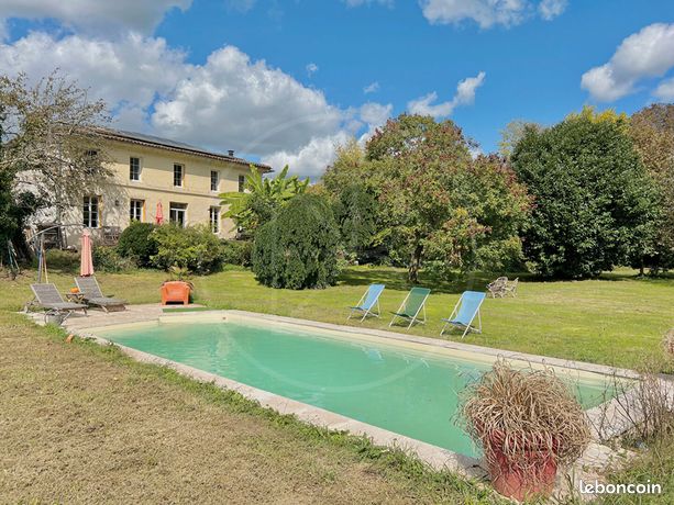 Maison 9 pièces 325 m²