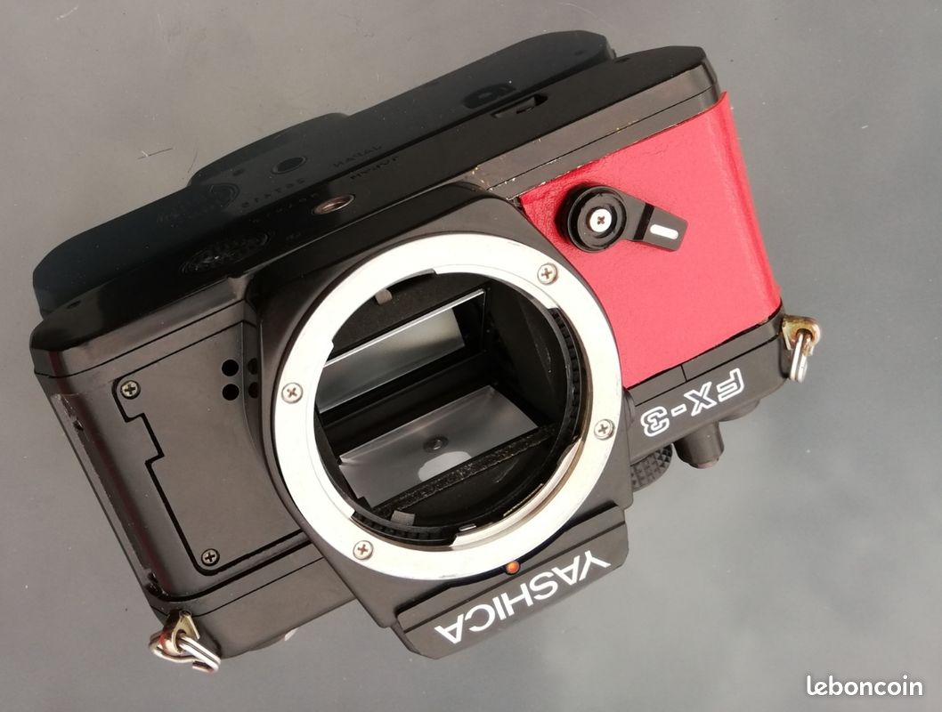 APPAREIL PHOTO ARGENTIQUE Yashica Penta J avec lot de 2 objectifs M42