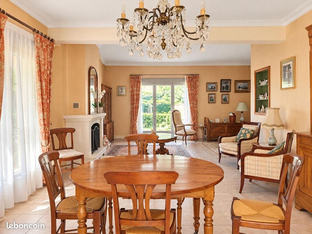 Maison 9 pièces 182 m² · à Bouchemaine · 182 m² · 516 950 €