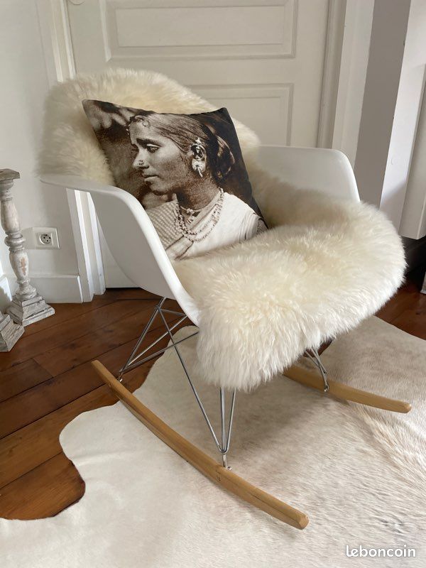 Joli fauteuil à bascule / rocking chair (image 2)
