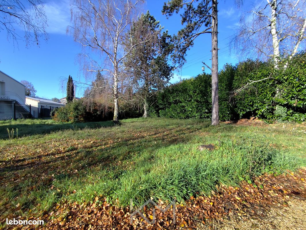 Terrain 722 m² · à Saint-Benoît · 722 m² · 80 900 €