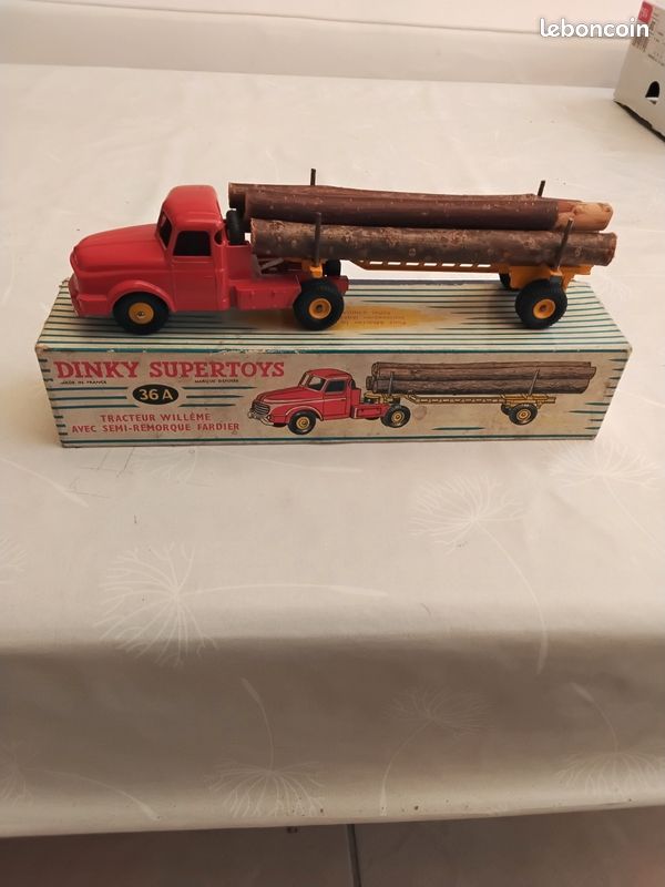 Lots de voitures anciennes Dinky Toys - Ressourcerie Histoires Sans Fin