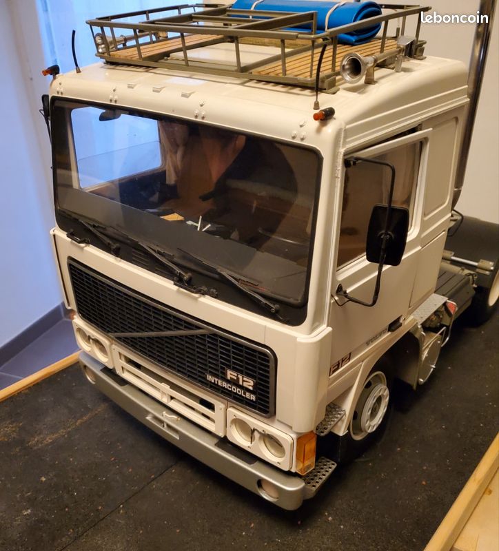Lot Pocher – 1 Caisse + 1 Voiture Voyageurs PLM – Échelle HO 1/87 – Incomplet (Pièces Détachées)