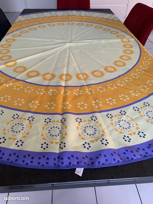 Nappe ronde infroissable coloris lumineux (image 1)