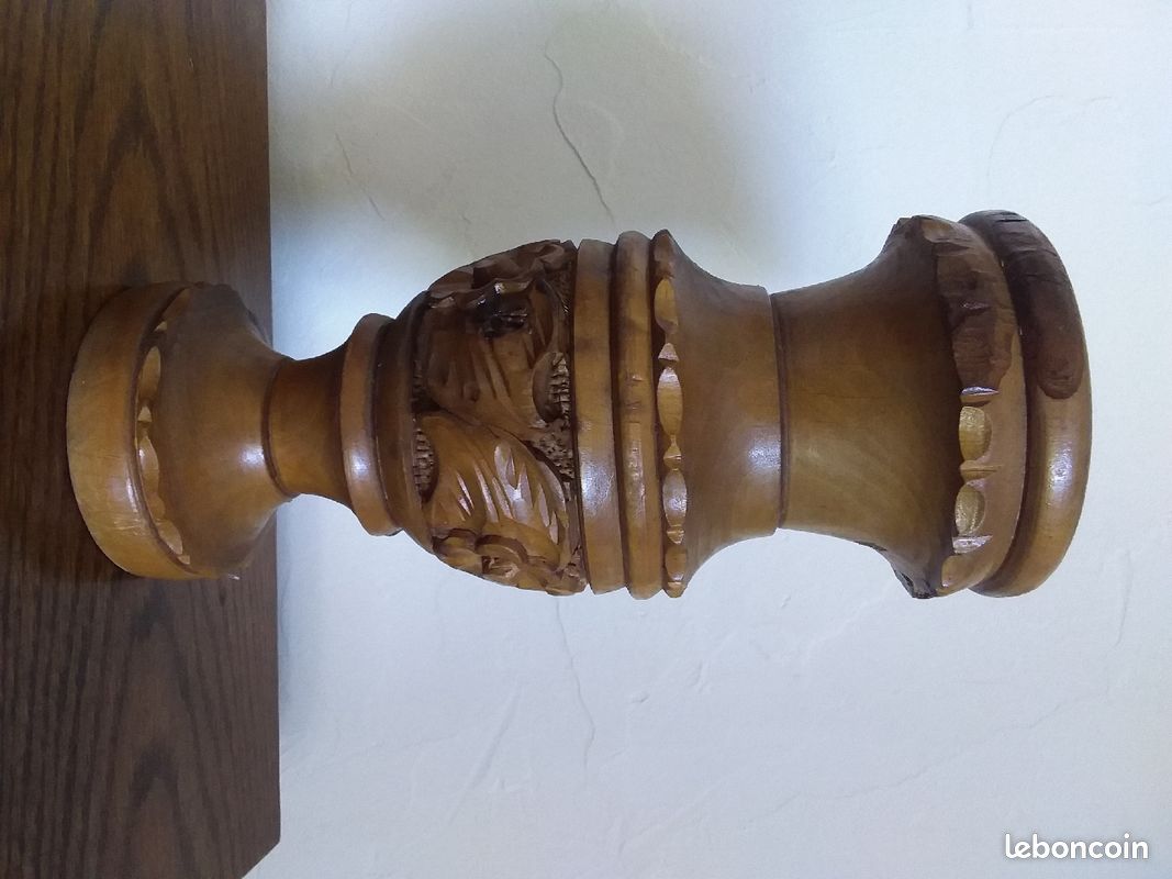Vase en bois d'olivier sculpté à la main (image 1)