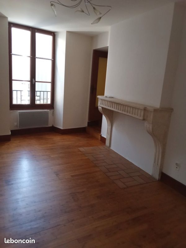 Appartement 4 pièces 91 m² · à La Rochefoucauld-en-Angoumois · 91 m² · 690 €/mois
