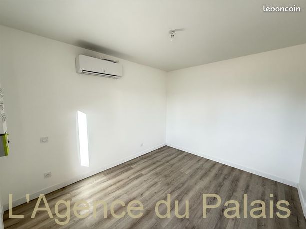https://img.leboncoin.fr/api/v1/lbcpb1/images/88/5c/e7/885ce7d6ae70ae0d490ed8ed29ba96ce9e255d10.jpg?rule=ad-image