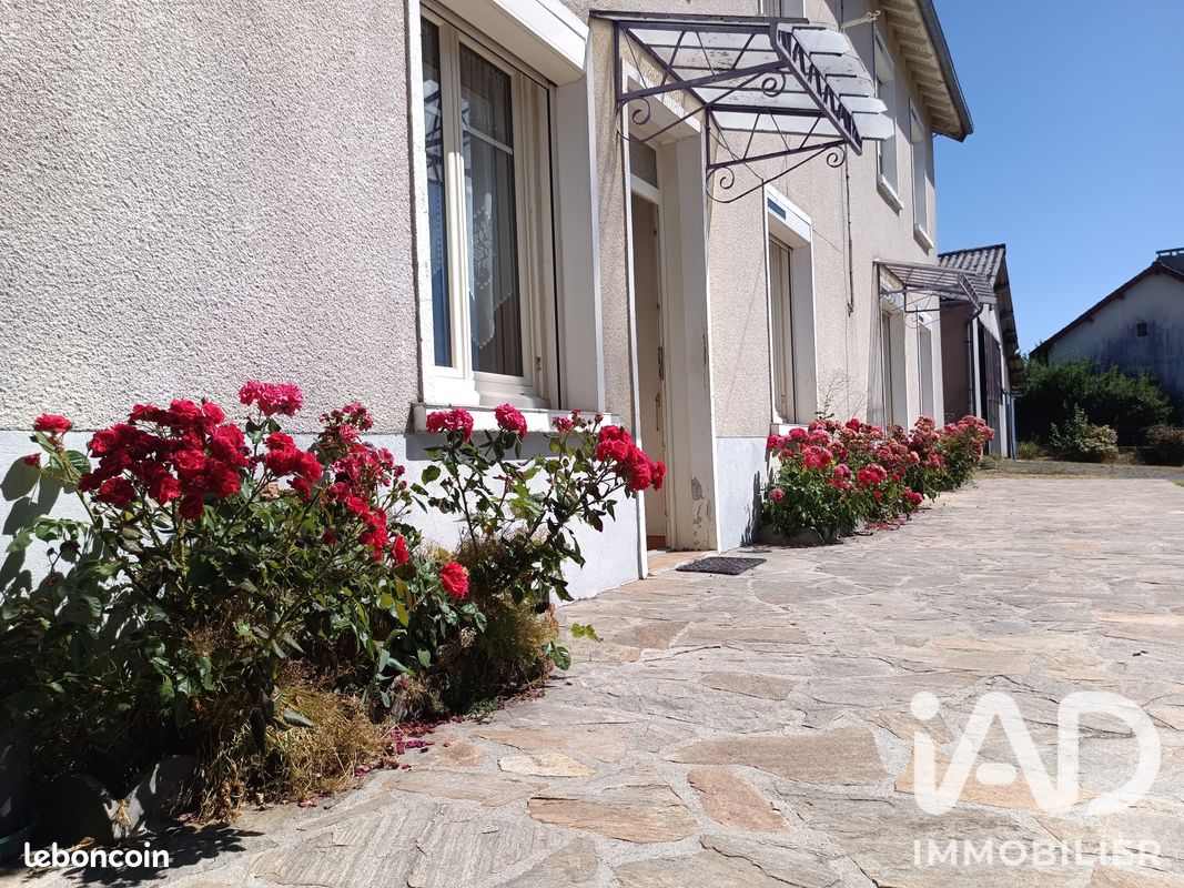 Maison 7 pièces 140 m² · à Mialet · 140 m² · 112 224 €