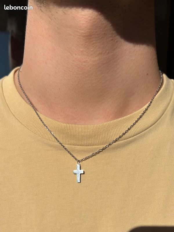 Pendentif Croix Plaqué Or 18 Carats - Mixte (homme/femme) - Chaîne En Option - Neuf Avec étiquettes