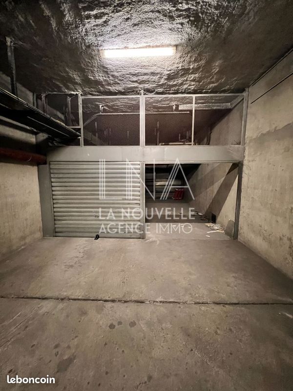 Parking 8 m² · à Les Lilas · 8 m² · 25 000 €