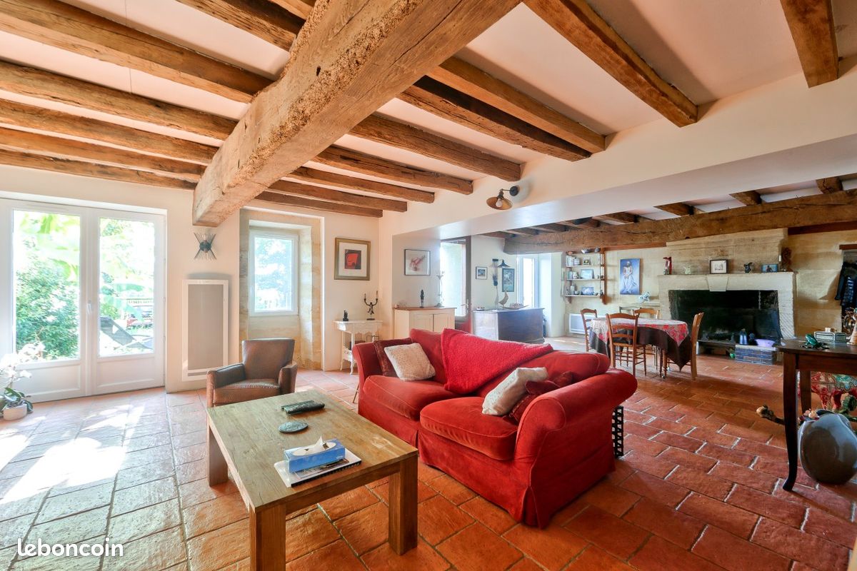 Maison 5 pièces 147 m² · à Tizac-de-Curton · 147 m² · 328 500 €