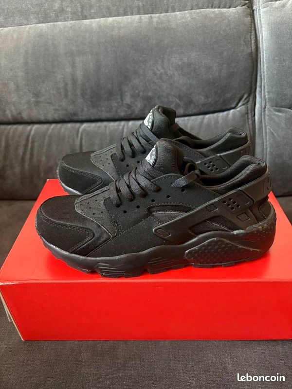 Nike Air Huarache Taille 41 NEUVE Taille 41 Chaussures