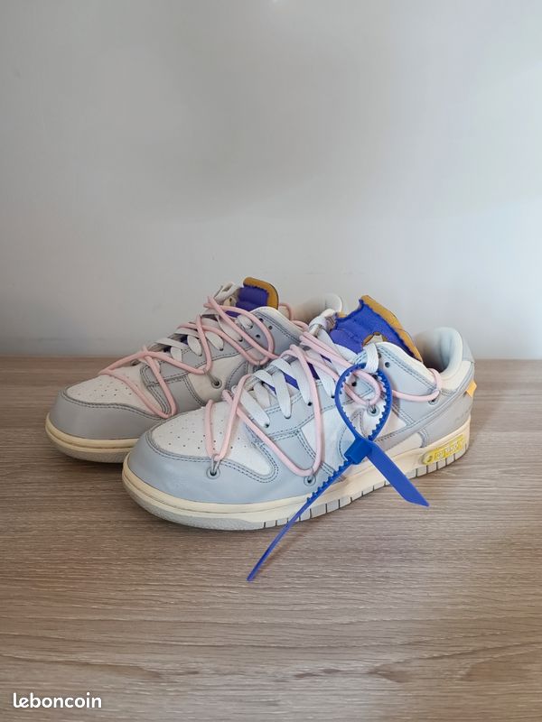 Nike dunk low off white lot 24 Chaussures