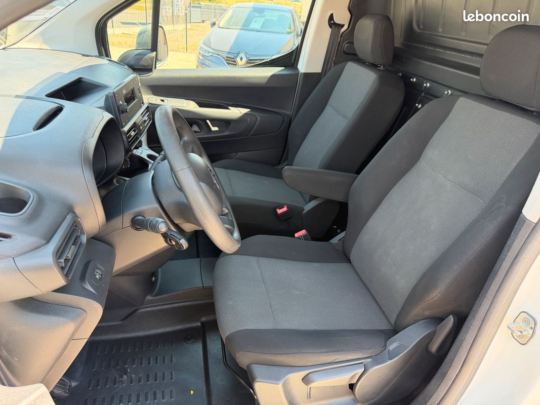 Citroen berlingo 1.6 bluehdi 100 ch club taille m 1ere main galerie (image 8)