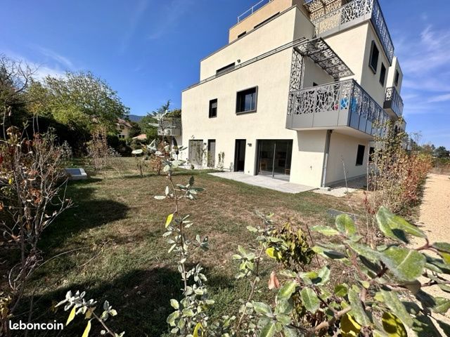 Appartement 3 pièces 68 m² · à Divonne-les-Bains · 68 m² · 2 000 €/mois