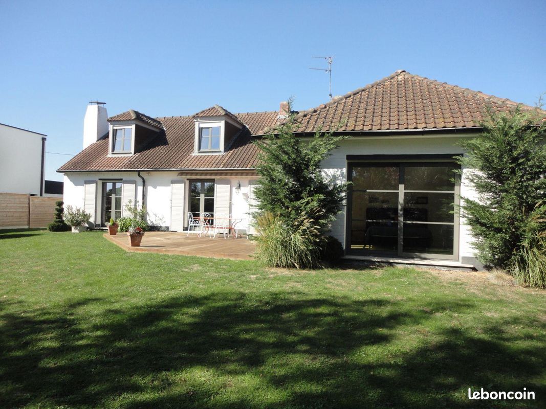 Maison 5 pièces 216 m² · à La Chapelle-d'Armentières · 216 m² · 787 000 €