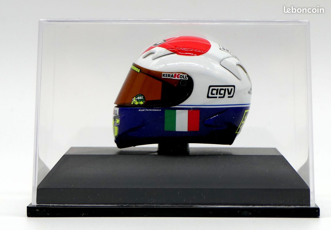 NEW 1:5 Casco Helmet VALENTINO ROSSI - Laguna Seca 2010 SPARK +Magazine