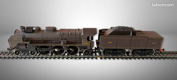 Locomotive à vapeur 231 E 42 Chapelon, livrée noire, dépôt de Fives