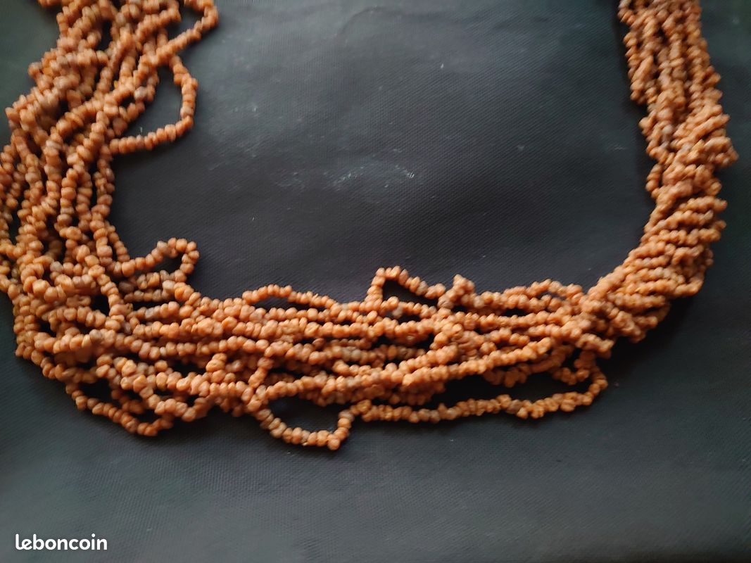 Collier artisanal ethnique plusieurs rangées de perles de pierres couleur beige camel Quelle pierre? (image 11)