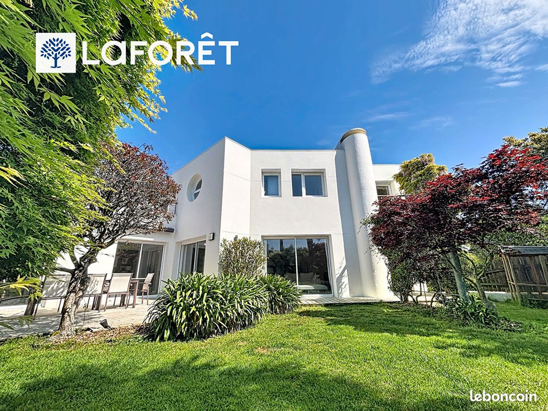 Maison 7 pièces 190 m² · à Larmor-Plage · 190 m² · 846 450 €