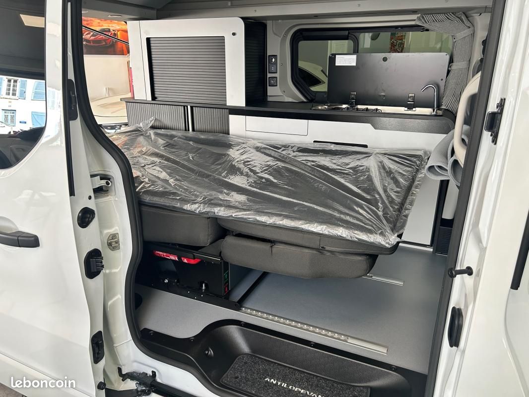 Renault Trafic FLEX 5 ANTILOPE VAN L1H1 CONFORT + BLUEDCI 150 AMENAGE PLACES 4 COUCHAGES (image 17)