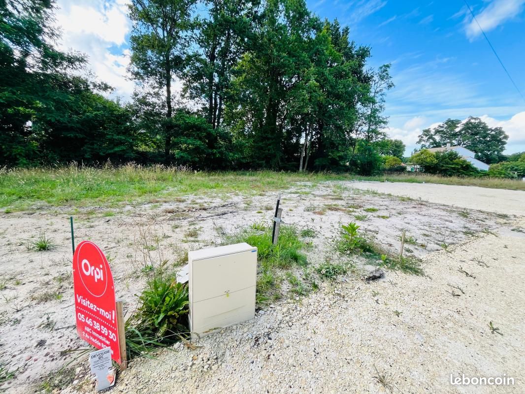 Terrain 451 m² · à Breuillet · 99 840 €