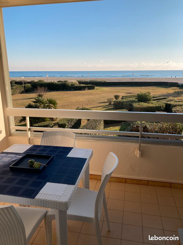 T 2 - Vue mer - accès direct plage - Garage box sous immeuble (image 4)
