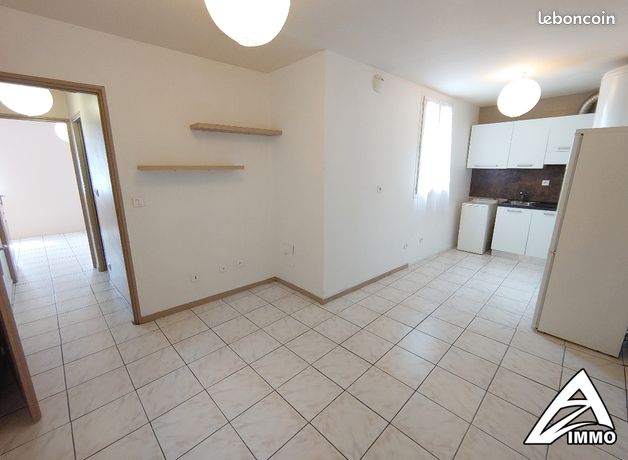 Appartement traversant T2 45m2 1er étage a SCIONZIER (proche Cluses)