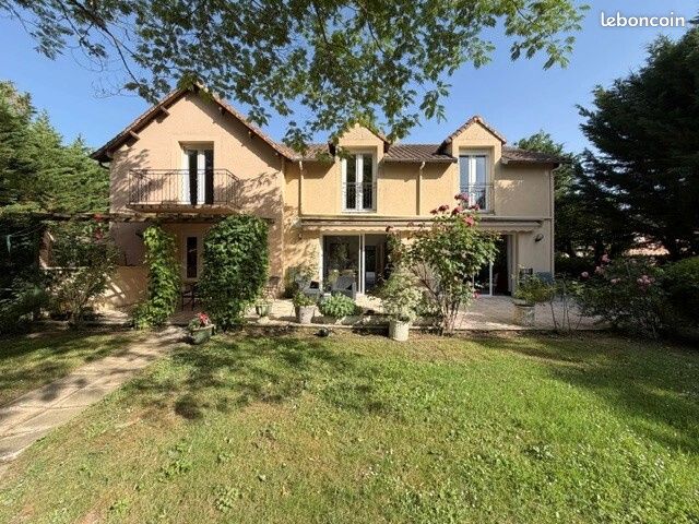 Maison 7 pièces 216 m² · à Buxerolles · 216 m² · 406 000 €