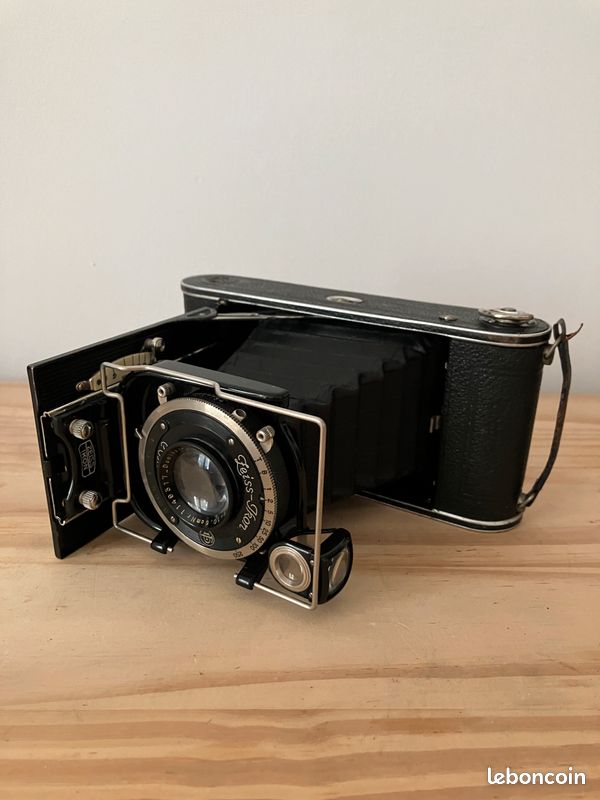 Zeiss Ikon Concarette c1927 appareil photo à soufflet pliant Photo Stock - Alamy