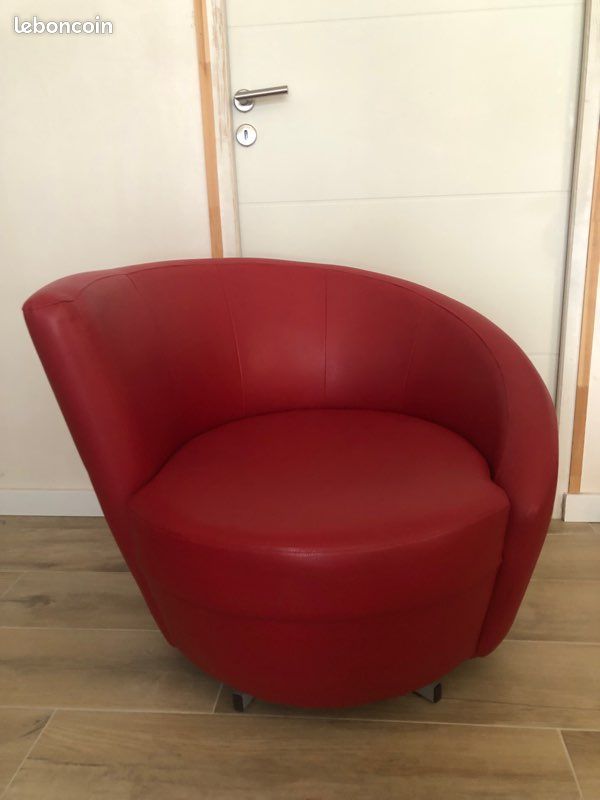 Fauteuil pivotant similicuir rouge (image 1)